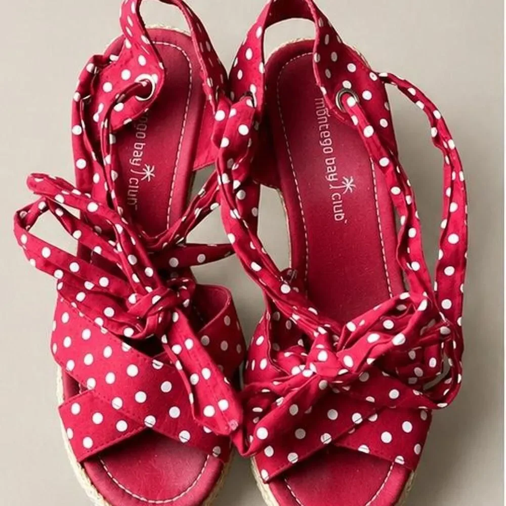 Monteau Women's Pink and Red Courts